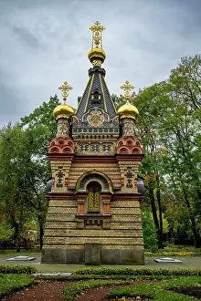Domes Prints: Chapel tomb Paskevichi in Gomel showcases unique architecture and historical significance in Belarus