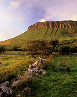 Republic Of Ireland Gallery: Characteristic shape of Benbulben at sunset