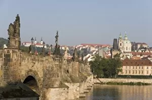 Images Dated 31st May 2007: Charles Bridge over the River Vltava, UNESCO World Heritage Site, Prague
