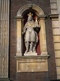Worcester Prints: Charles I Statue, Guildhall, Worcester, England, United Kingdom, Europe