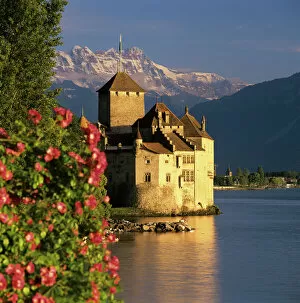 Switzerland Gallery: Chateau de Chillon (Chillon Castle) on Lake Geneva, Veytaux, Vaud Canton, Switzerland