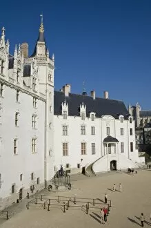 Images Dated 19th September 2008: Chateau des Ducs de Bretagne, inner courtyard, Nantes, Brittany, France, Europe