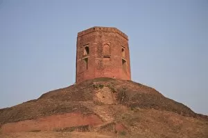 Chaukhandi Stupa, Buddhist stupa, Sarnath, near Varanasi, Uttar Pradesh, India, Asia