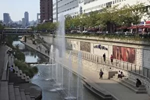 Images Dated 6th October 2009: Cheonggyecheon Stream, Seoul, South Korea, Asia