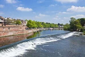 Cheshire Collection: Chester Weir crossing the River Dee at Chester, Cheshire, England, United Kingdom, Europe