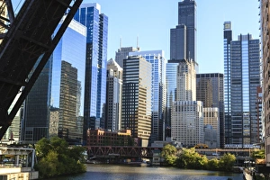 Chicago River and towers of the West Loop area, Willis Tower, formerly Sears Tower in the background, a raised disused railway bridge in the foreground, Chicago, Illinois, United States of America, North America