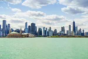 Pier Gallery: Chicago skyline and Navy Pier from Lake Michigan, Chicago, Illinois, United States of America