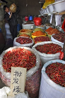 Dried Food Prints: Chilli peppers and spices on sale in Wuhan, Hubei province, China, Asia