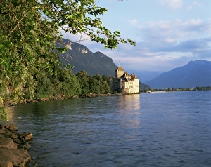 Images Dated 13th January 2000: Chillon Castle and Lac Leman