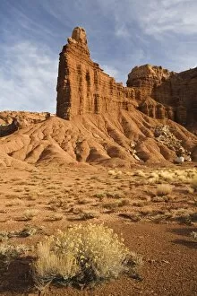 Images Dated 25th November 2007: The Chimney, Capitol Reef National Park, Utah, United States of America, North America