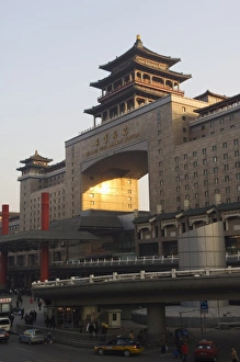 Images Dated 16th November 2007: Chinese style and modern architecture combined at Beijing West Train Station