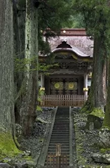 Chokushimon Imperial Gate at Eiheiji Temple, headquarters of the Soto sect of Zen Buddhism