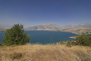 Images Dated 14th August 2009: Chorvoq Reservoir at Ugam Chatkal National Park, Chimkar, Uzbekistan, Central Asia, Asia