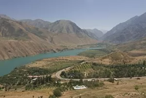 Images Dated 14th August 2009: Chorvoq Reservoir at Ugam Chatkal National Park, Chimkar, Uzbekistan, Central Asia