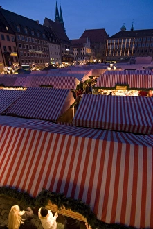Images Dated 30th November 2008: Christkindelsmarkt (Christ Childs Market) (Christmas Market), Nuremberg