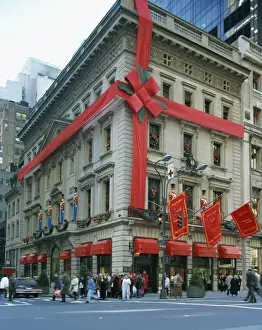 Christmas Prints: Christmas decoration on the exterior of Cartiers shop on 5th Avenue