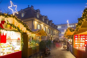 Star Shaped Prints: Christmas Market in Balliz, Thun