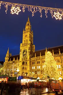 Trending: Christmas Market in Marienplatz and the New Town Hall, Munich, Bavaria, Germany, Europe