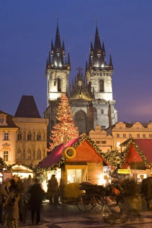 Images Dated 27th December 2007: Christmas market at Staromestske (Old Town Square) with Gothic Tyn Cathedral