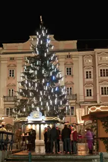 Upper Austria Prints: Christmas tree, Baroque building and stalls at Christmas Market, Hauptplatz
