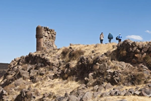 Images Dated 15th October 2009: Chullpas de Sillustani, Puno, Peru, South America