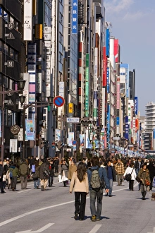 Ginza Prints: Chuo-dori, Tokyos most exclusive shopping street