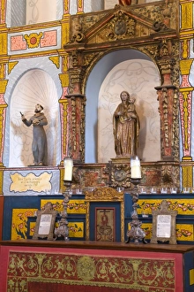Images Dated 14th July 2009: Church altar, El Presidio De Santa Barbara State Historic Park, Santa Barbara