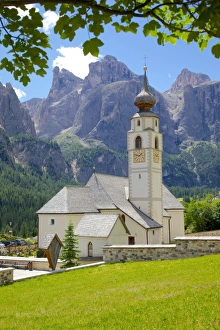 Church, Colfosco, Badia Valley, Bolzano Province, Trentino-Alto Adige, Italy, Europe