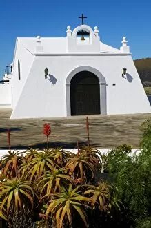 Images Dated 15th February 2008: Church of Masdache village, Lanzarote, Canary Islands, Spain, Europe