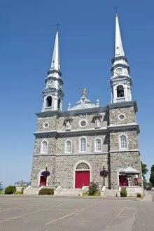Images Dated 13th August 2009: The Church of Notre-Dame-de-Bonsecours de L Islet-sur-Mer, Quebec, Canada