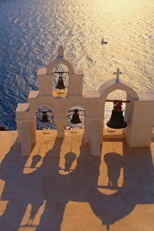 White Wash Prints: Church in Oia, Santorini, Cyclades, Greek Islands, Greece, Europe