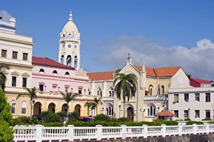 Images Dated 25th December 2010: Church of San Francisco, historical old town, UNESCO World Heritage Site