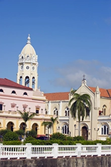 Images Dated 25th December 2010: Church of San Francisco, historical old town, UNESCO World Heritage Site