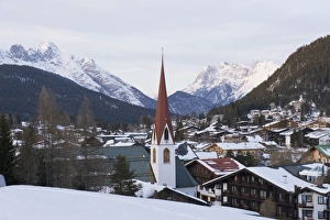 Austria Prints: Church of St. Oswald dating from the 14th century, Seefeld, the Tyrol, Austria, Europe