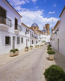 Images Dated 4th September 2008: Church and street in Altea