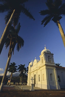 Costa Rica Gallery: Church in the town of Barva on the slopes of Volcan Barva, north of Heredia