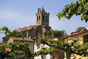 Images Dated 23rd May 2009: Church viewed from the market square, Prats-de-Mollo-de-Preste, Languedoc-Roussillon