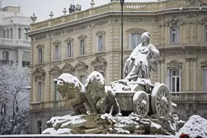 Cibeles statue in snow, Plaza de las Cibeles, Madrid, Spain, Europe