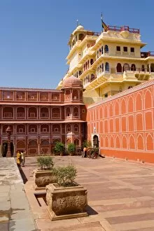 Images Dated 20th October 2006: City Palace complex, the City Palace in the heart of the old city, Jaipur, Rajasthan, India, Asia