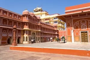 Images Dated 20th October 2006: The City Palace in the heart of the old city, Jaipur, Rajasthan, India, Asia