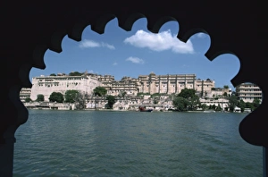 Images Dated 1st March 2008: City Palace across Lake Pichola from Lake Palace Hotel, Udaipur, Rajasthan state