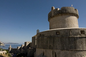 Images Dated 11th August 2008: The city wall of Dubrovnik, Croatia, Europe