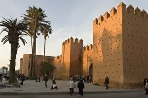 Images Dated 4th April 2009: City walls surrounding the Medina, Rabat, Morocco, North Africa, Africa