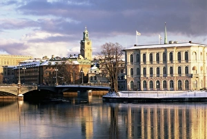 Motionless Prints: City in winter
