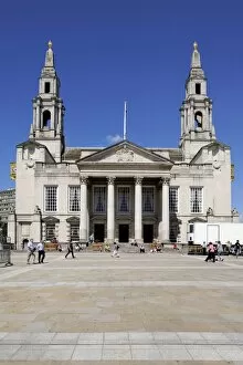 Images Dated 15th June 2010: Civic Hall, Millennium Square, Leeds, West Yorkshire, England, United Kingdom, Europe