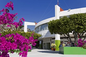 Images Dated 27th November 2009: Civic Plaza in Old Town Acapulco, State of Guerrero, Mexico, North America