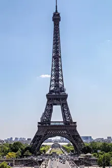 Amazing Prints: Clear blue sky over the Eiffel Tower