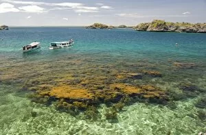 Images Dated 22nd March 2010: Clear waters between limestone islands, Hundred Islands, Lingayen Gulf