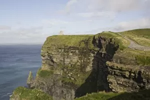 Images Dated 21st October 2009: Cliffs of Moher, County Clare, Munster, Republic of Ireland, Europe
