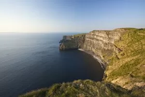 Images Dated 15th April 2010: Cliffs of Moher, County Clare, Munster, Republic of Ireland, Europe